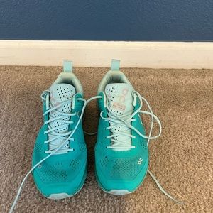 Women’s running shoes